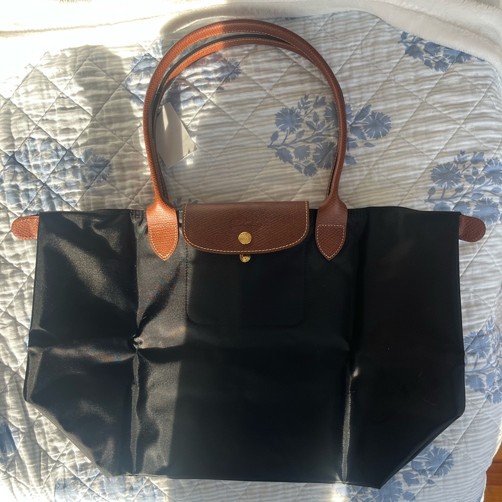 Longchamp Medium Le Pliage New With Tags